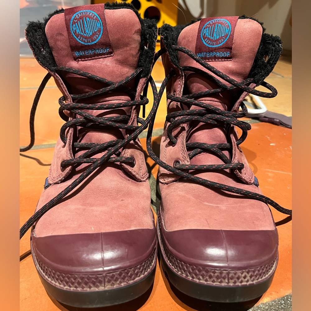 Palladium Women's Winter Boots - Maroon and Black